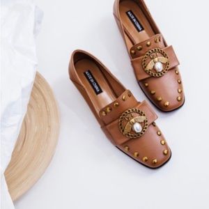 Small Bee Slip On Shoes with thick heel